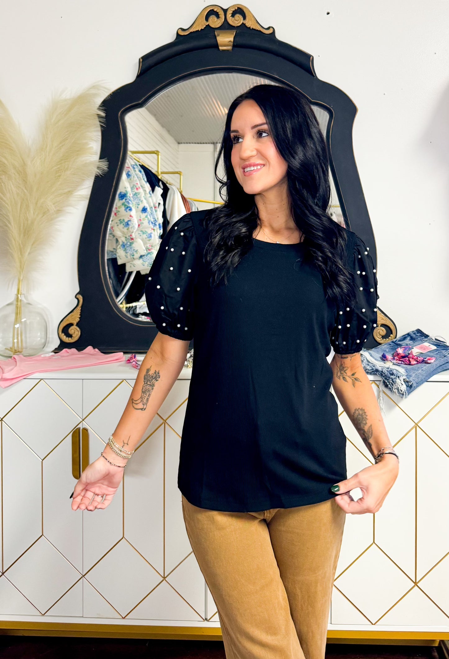 Blk Ribbed Pearl Sleeve Top